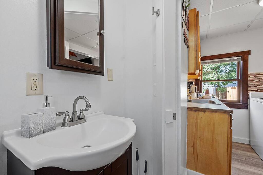 New!! Lovely Unit W/ Private Hot Tub And Patio! Laconia Zewnętrze zdjęcie