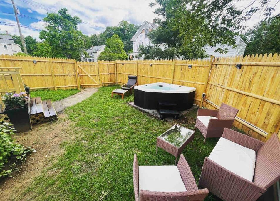 New!! Lovely Unit W/ Private Hot Tub And Patio! Laconia Zewnętrze zdjęcie